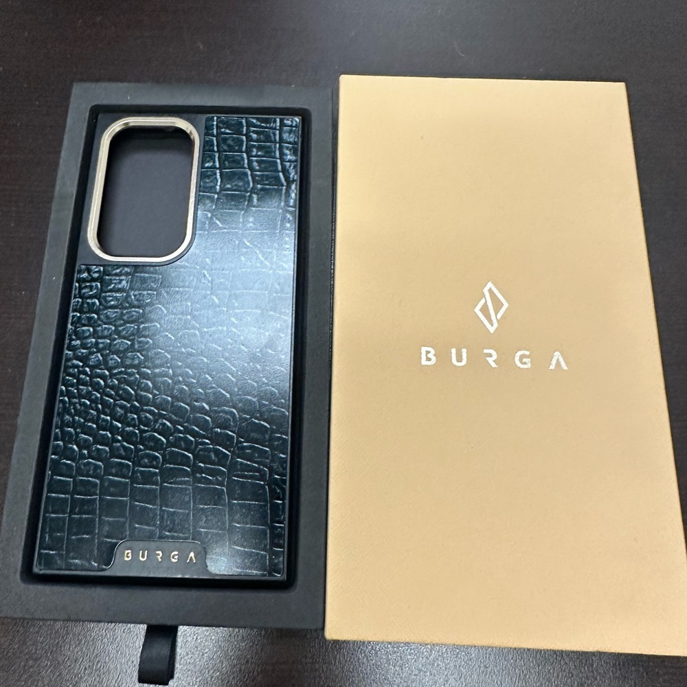 Burga Black Crocodile Pattern Phone Case Galaxy S22 Ultra